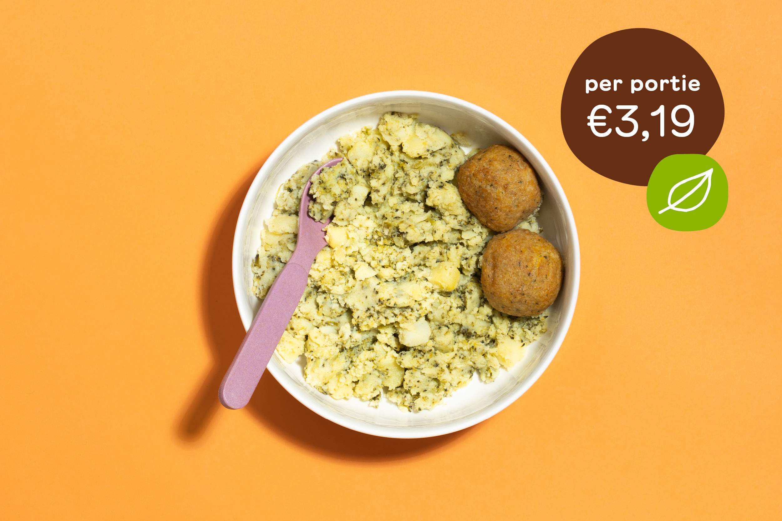 Smulstamp broccoli met een falafelballetje